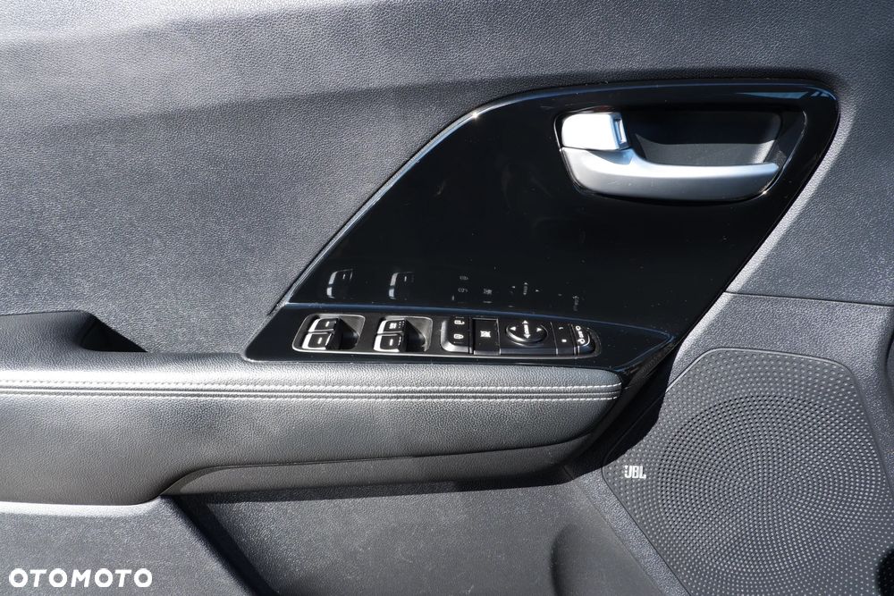 Kia Niro 1.6 GDI Hybrid L Business Line - 24