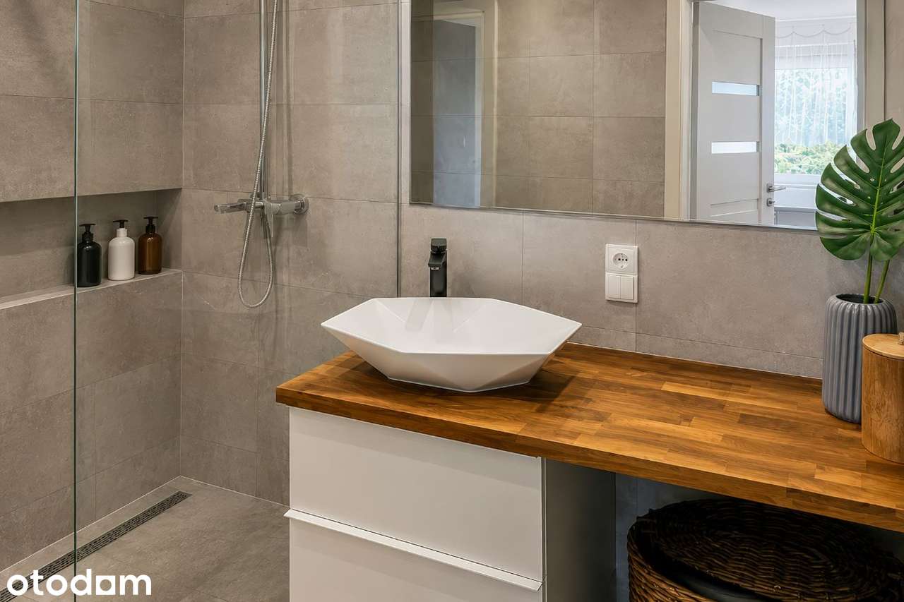 Czteropokojowe zadbane z balkonem w niskim bloku