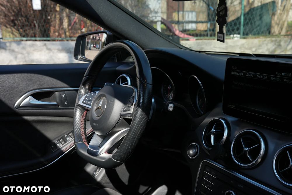 Mercedes-Benz CLA - 10