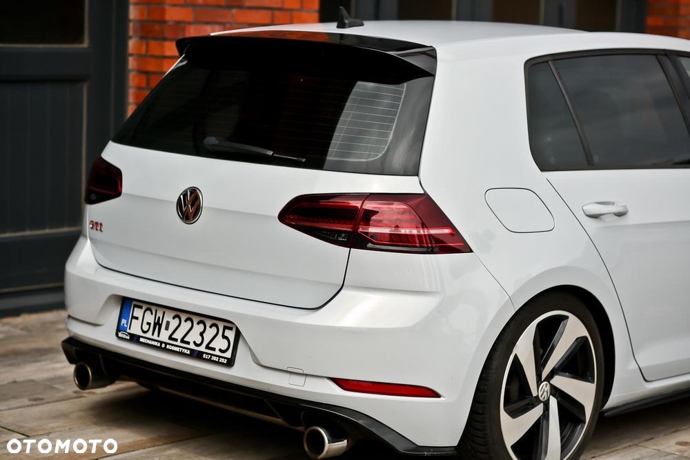 Volkswagen Golf - 13