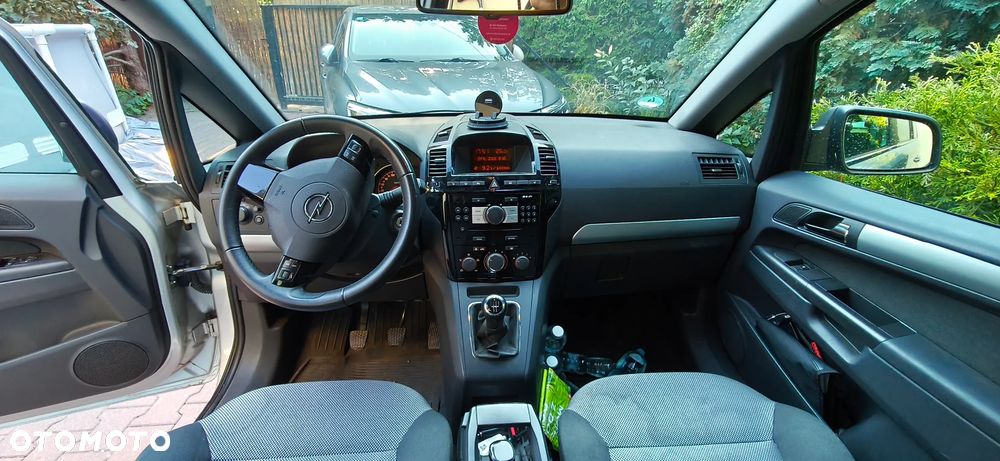 Opel Zafira 1.8 Enjoy - 2