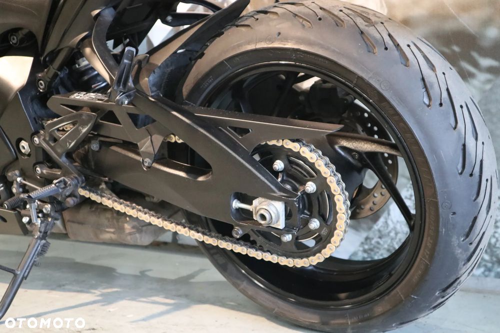 Suzuki GSX - 11