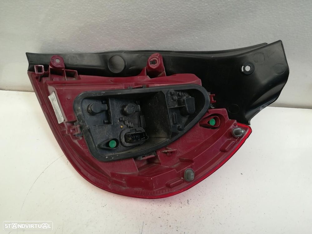 FAROLIM TRASEIRO ESQUERDO RENAULT CLIO GRANDTOUR 2011 -8200886944 - 4