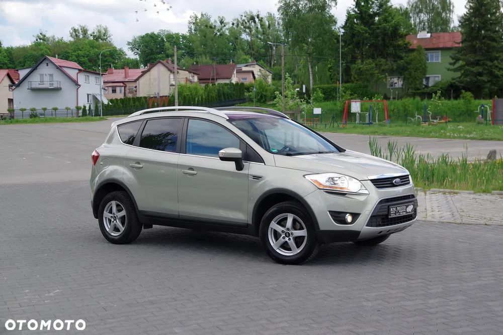 Ford Kuga 2.0 TDCi 2x4 Titanium - 16