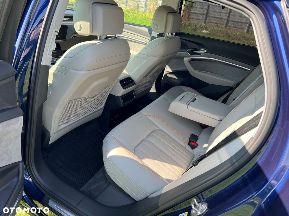 Audi Q8 Sportback e-tron 55 quattro S line - 14