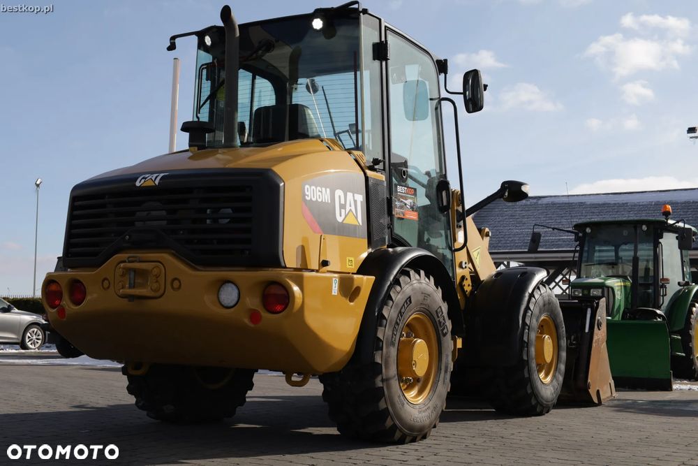 Caterpillar CAT 906M - 7