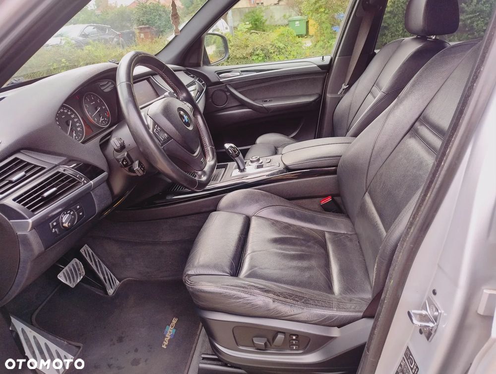 BMW X5 4.8i xDrive - 9