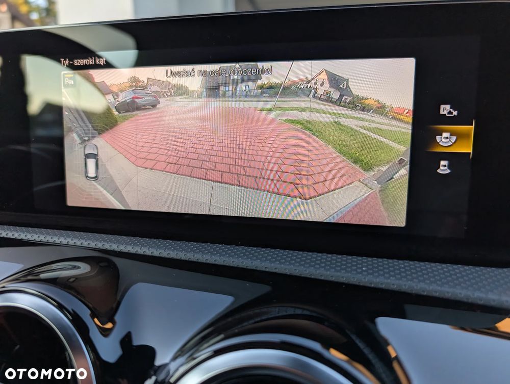 Mercedes-Benz CLA 200 d Progressive 8G-DCT - 11