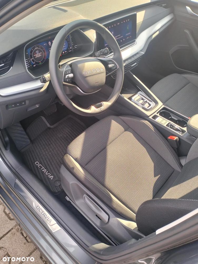 Skoda Octavia 1.5 TSI mHEV Selection DSG - 12