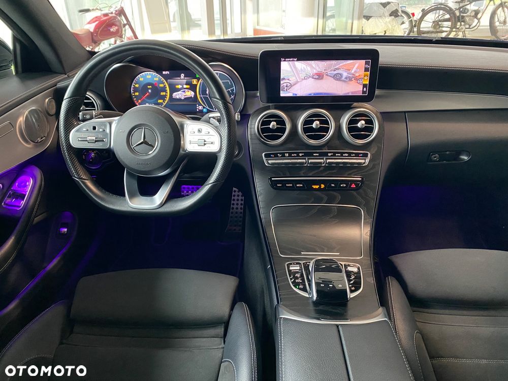 Mercedes-Benz Klasa C 220 d 4Matic 9G-TRONIC AMG Line - 25