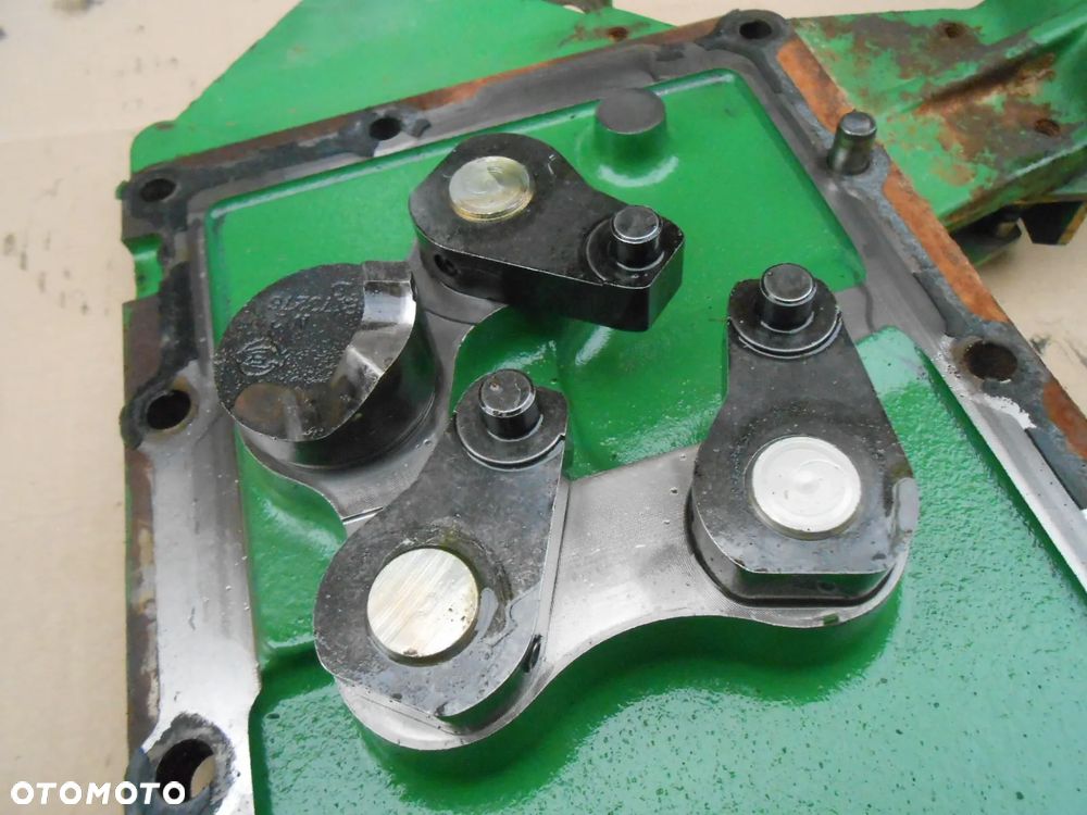 Pokrywa dekiel zakresów R120090 John Deere 6930 Premium - 4