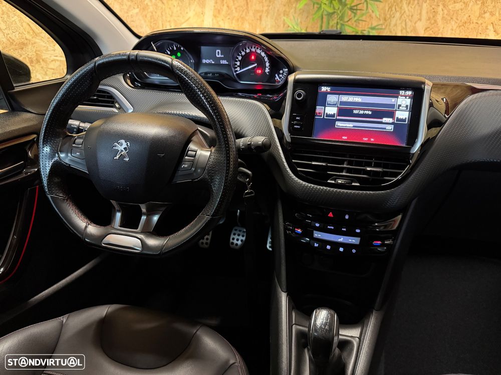 Peugeot 208 1.2 PureTech GT Line - 17