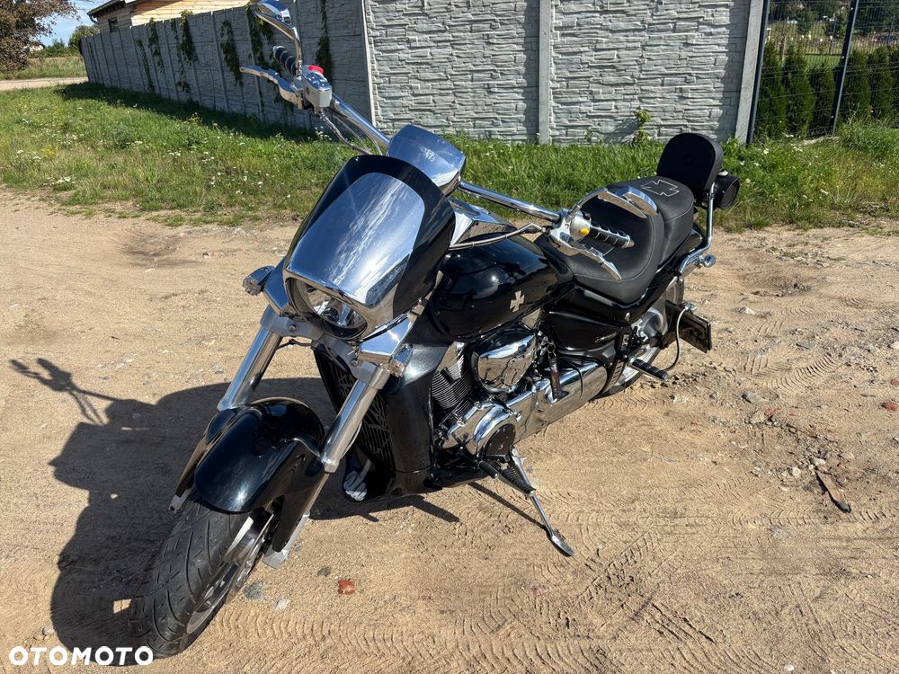 Suzuki Intruder - 3