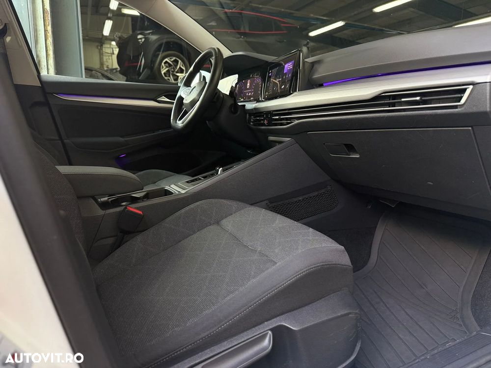 Volkswagen Golf 1.5 eTSI ACT DSG MHEV Style - 28