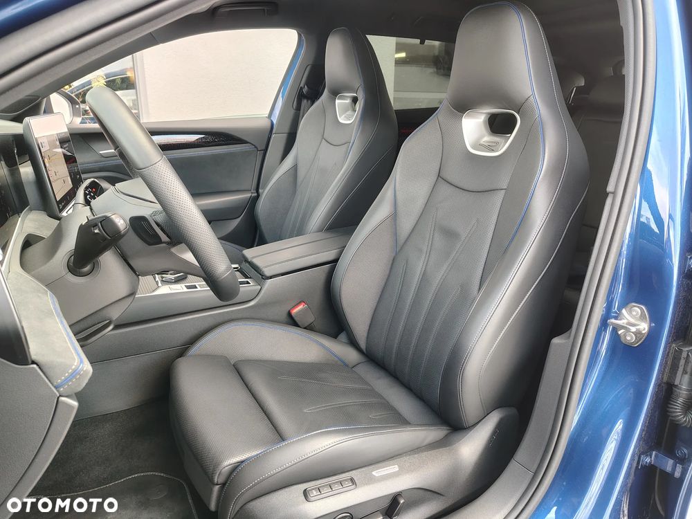 Volkswagen Passat - 12
