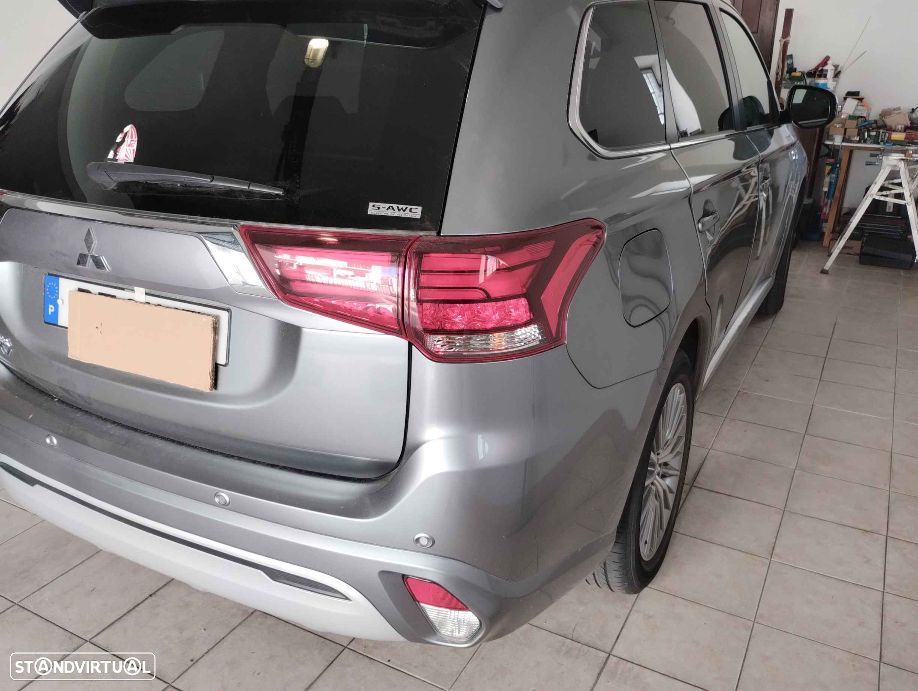 Mitsubishi Outlander 2.4 Instyle - 4