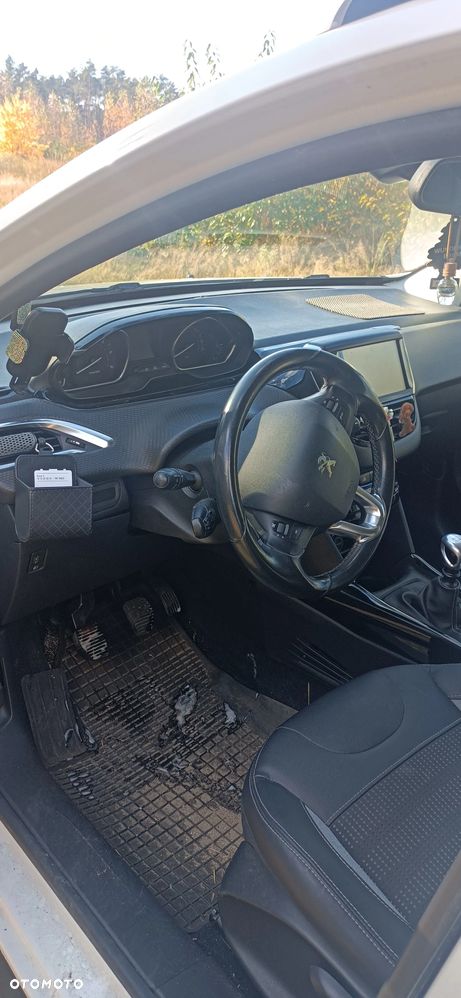 Peugeot 2008 1.5 BlueHDi Allure - 8