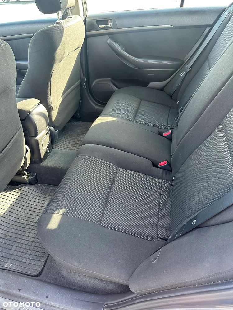 Toyota Avensis 2.0 D-4D Sol - 14