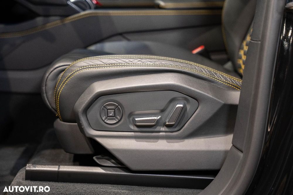 Lamborghini URUS - 36