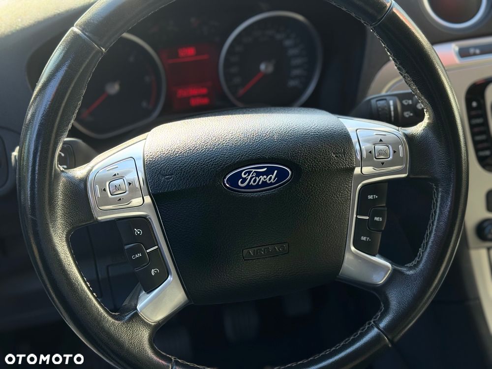Ford S-Max - 16