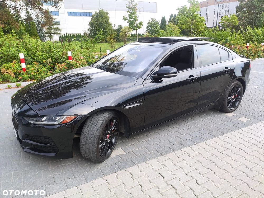 Jaguar XE P250 S - 1