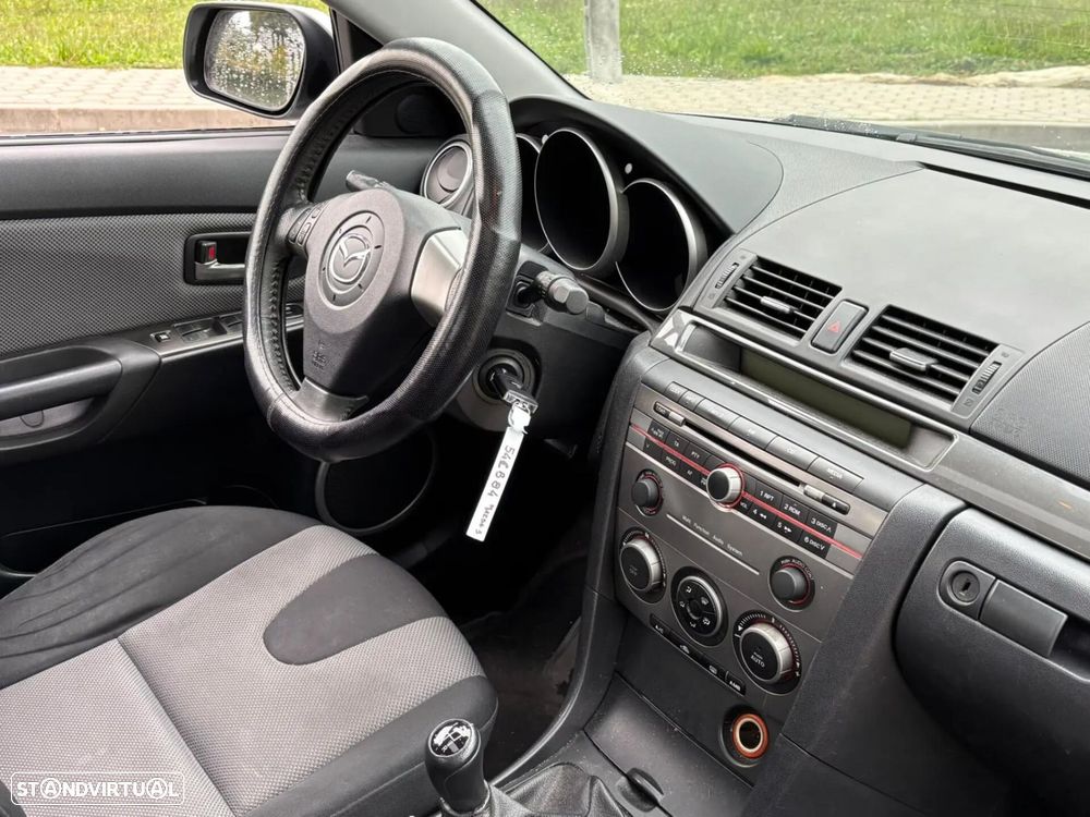 Mazda 3 Hatchback - 3