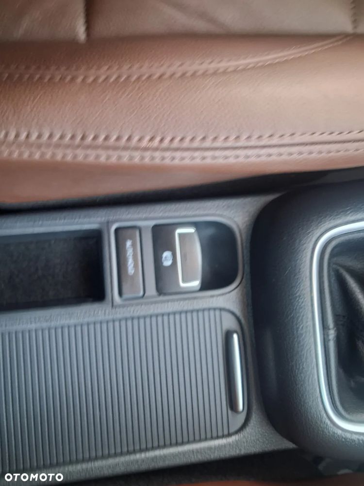 Volkswagen Tiguan 2.0 TDI Perfectline - 33