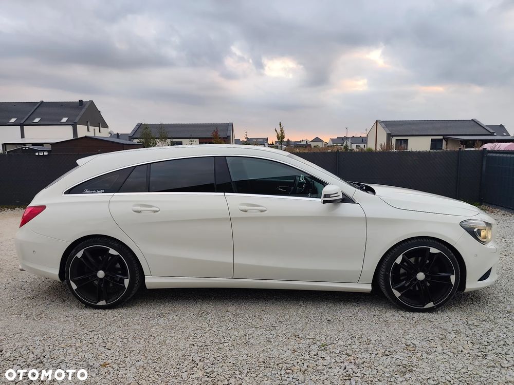 Mercedes-Benz CLA 200 7G-DCT AMG Line - 14