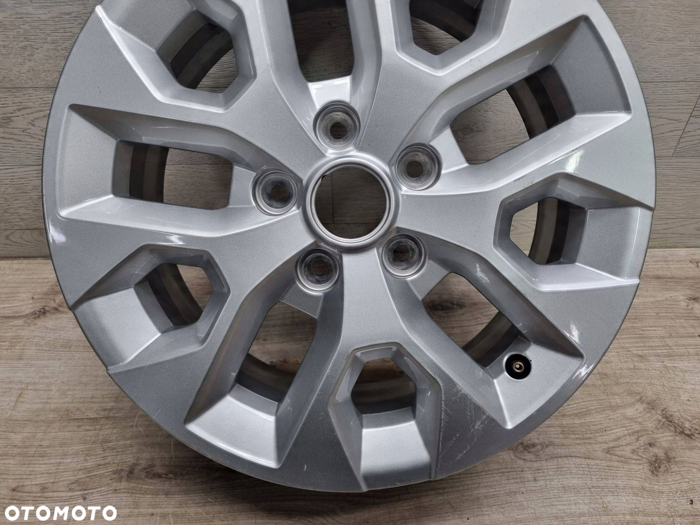Felga Dacia Duster II 6.5Jx16 CH5-50 Et50 5x114.3 403009696R - 4