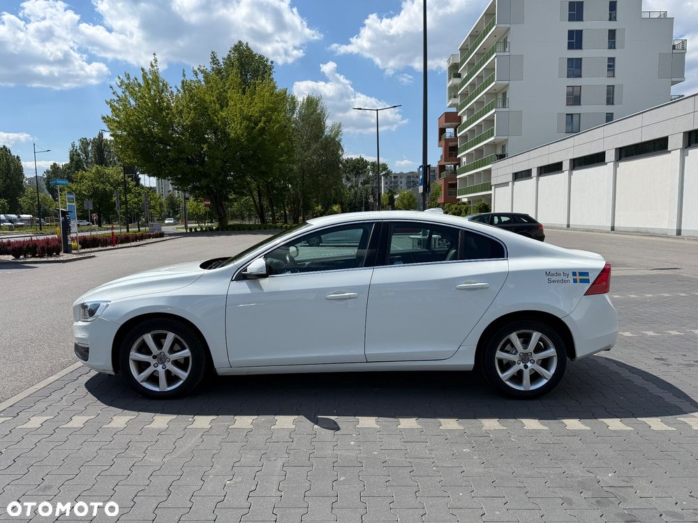 Volvo S60 D3 Drive-E Momentum - 3