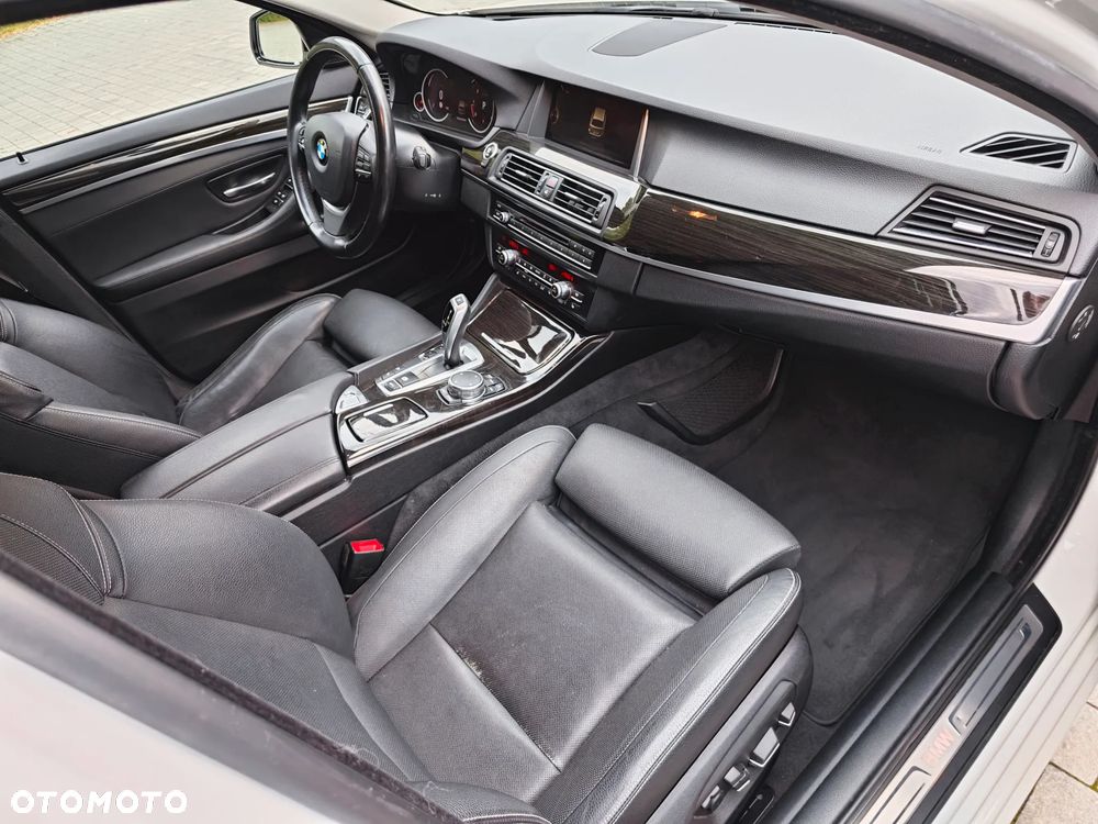 BMW Seria 5 520d xDrive Luxury Line - 23