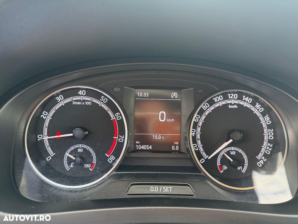 Skoda RAPID 1.0 TSI Style - 12