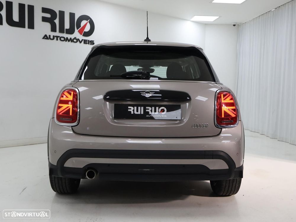 MINI 5 Portas Cooper Auto - 29