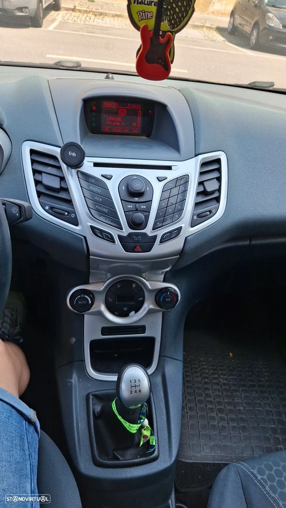 Ford Fiesta 1.4 TDCI Titanium - 10