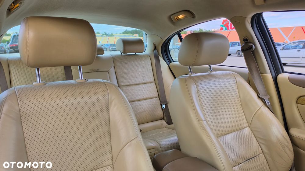 Jaguar S-Type 4.2 V8 Executive - 36