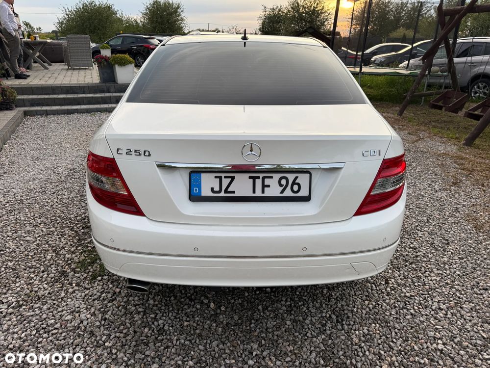Mercedes-Benz Klasa C 250 CDI Avantgarde Edition - 9
