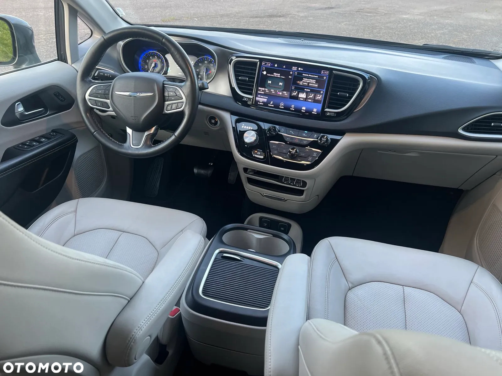 Chrysler Pacifica - 18