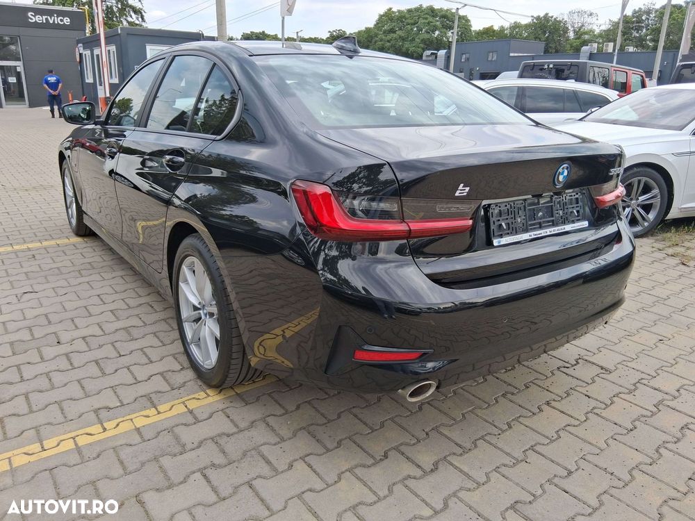 BMW 3 Series 2022 — imagine 6