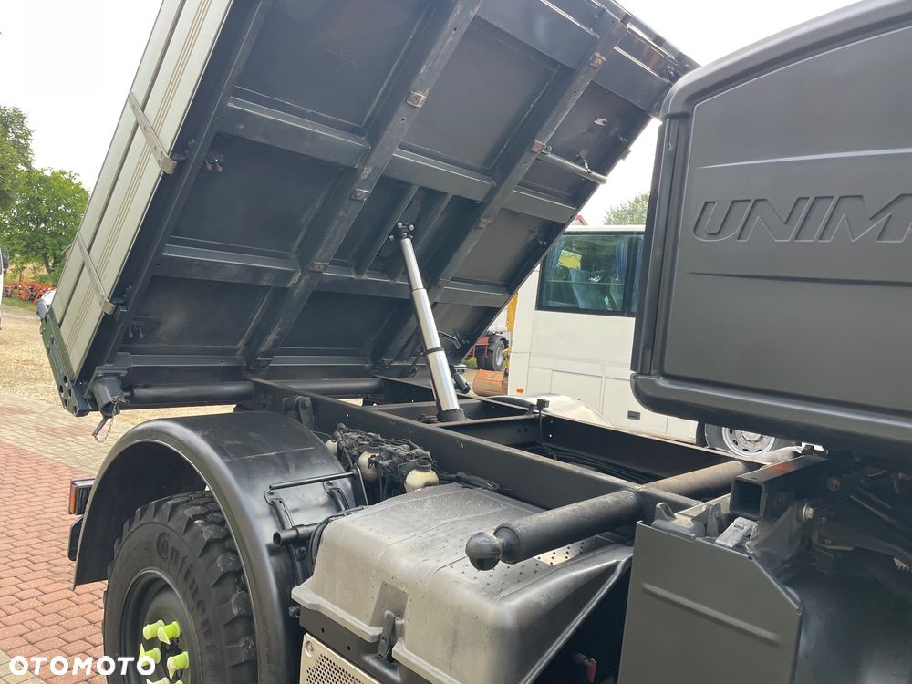 Mercedes-Benz Unimog u 20  pojazd specjalny traktor rolniczy wywrotka pojazd komunalny zimowego utrzymania dróg - 19
