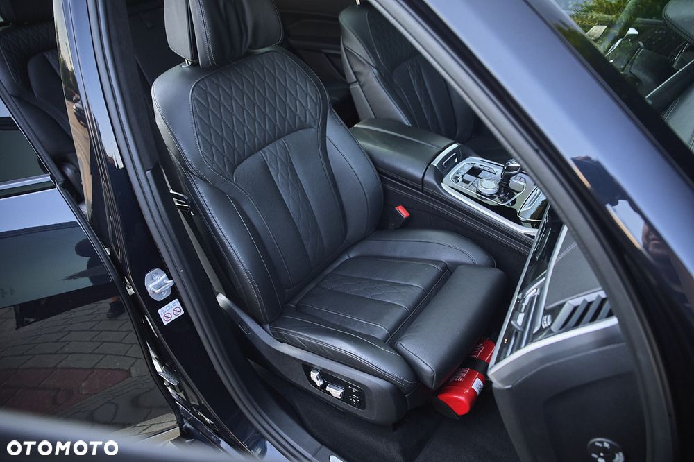 BMW X7 M50d - 27