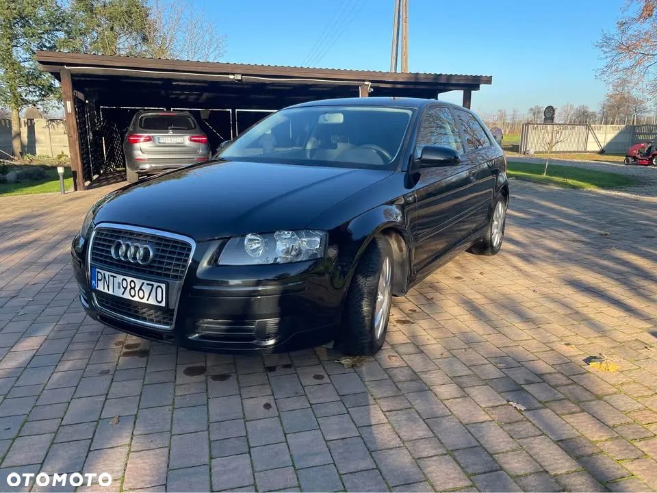 Audi A3 3-drzwiowe 1.6 Attraction - 2