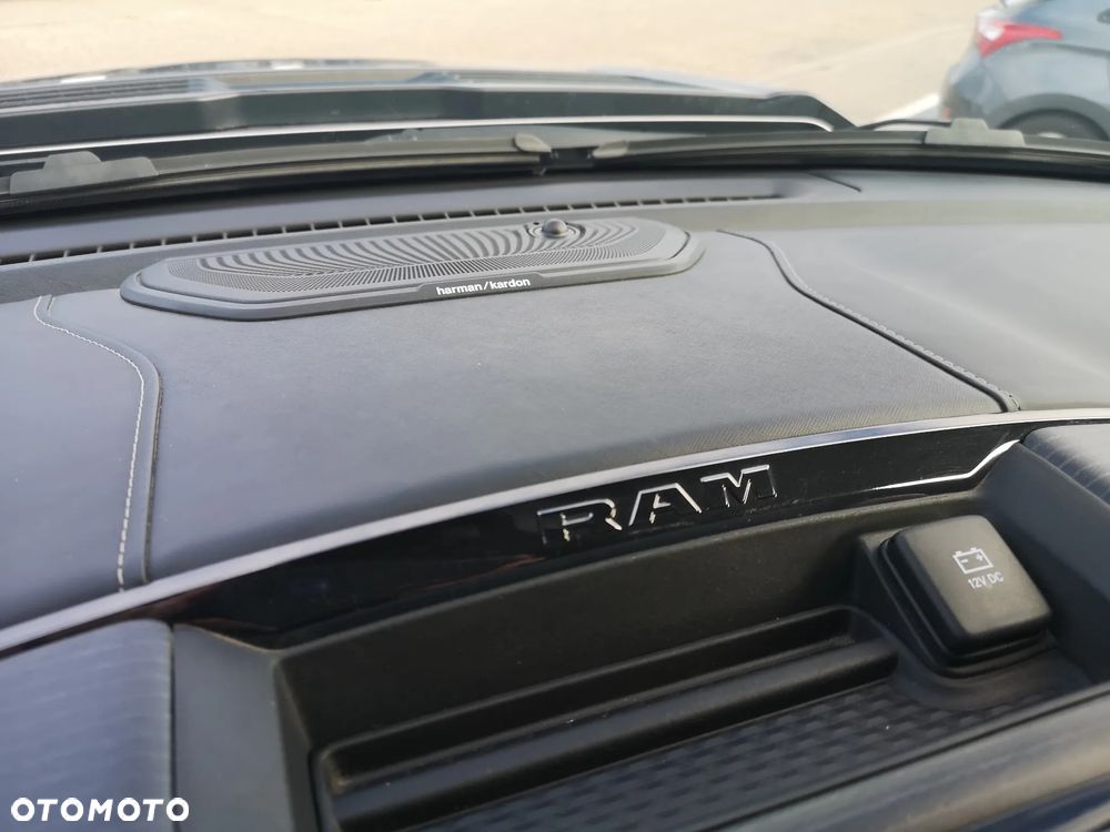 RAM 1500 - 21
