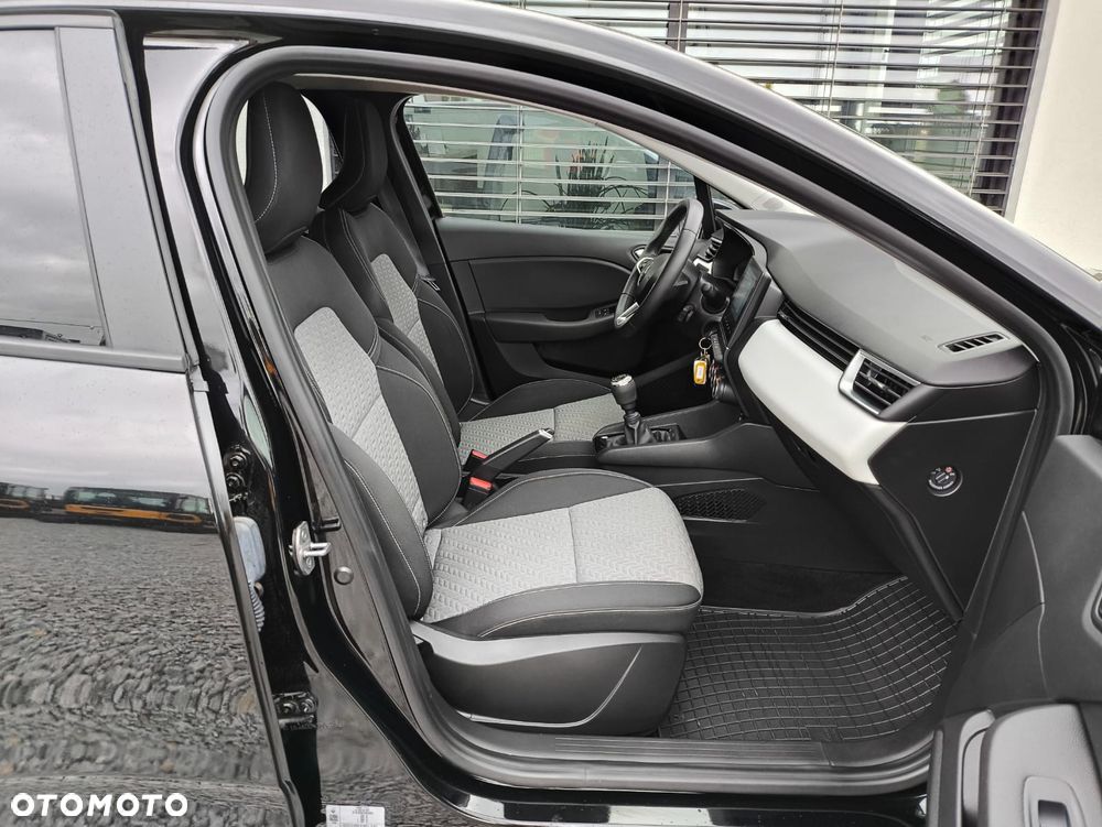 Renault Clio - 17