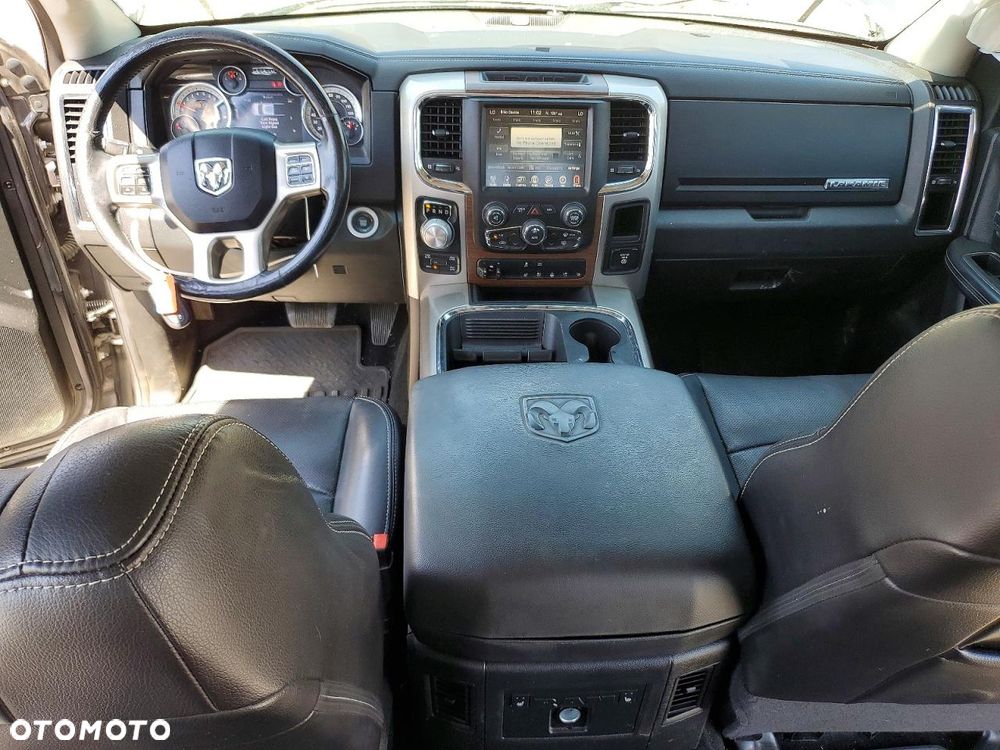 Dodge RAM - 8