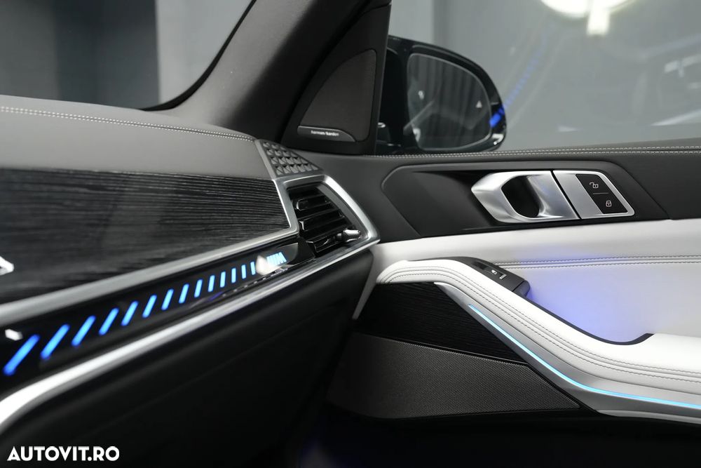 BMW X5 M M60i xDrive AT MHEV - 24