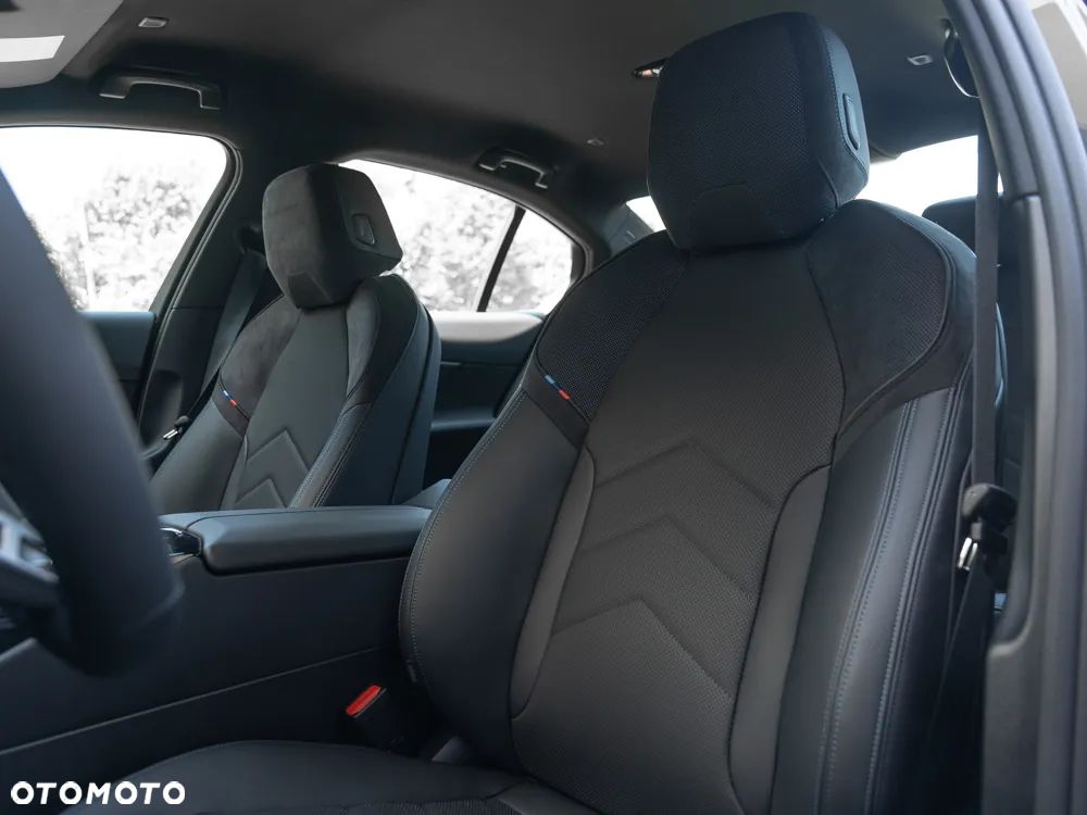 BMW Seria 5 520d xDrive - 12