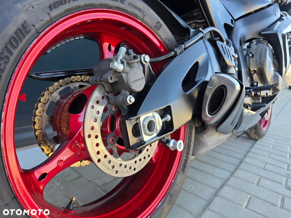 Suzuki GSX-R - 29