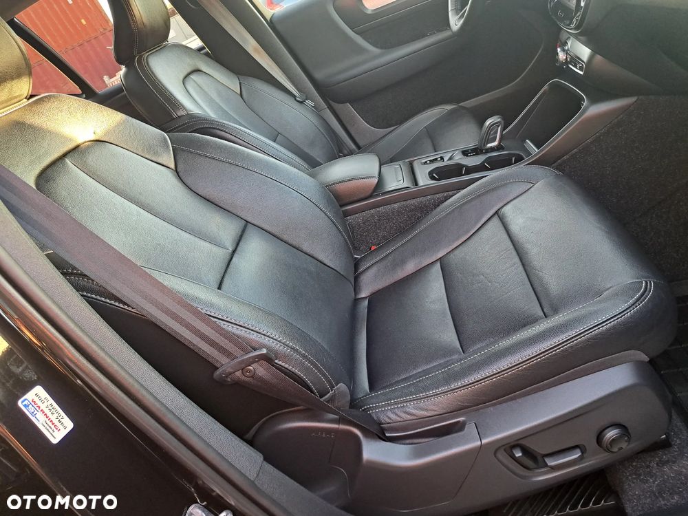 Volvo XC 40 T5 AWD Momentum - 29