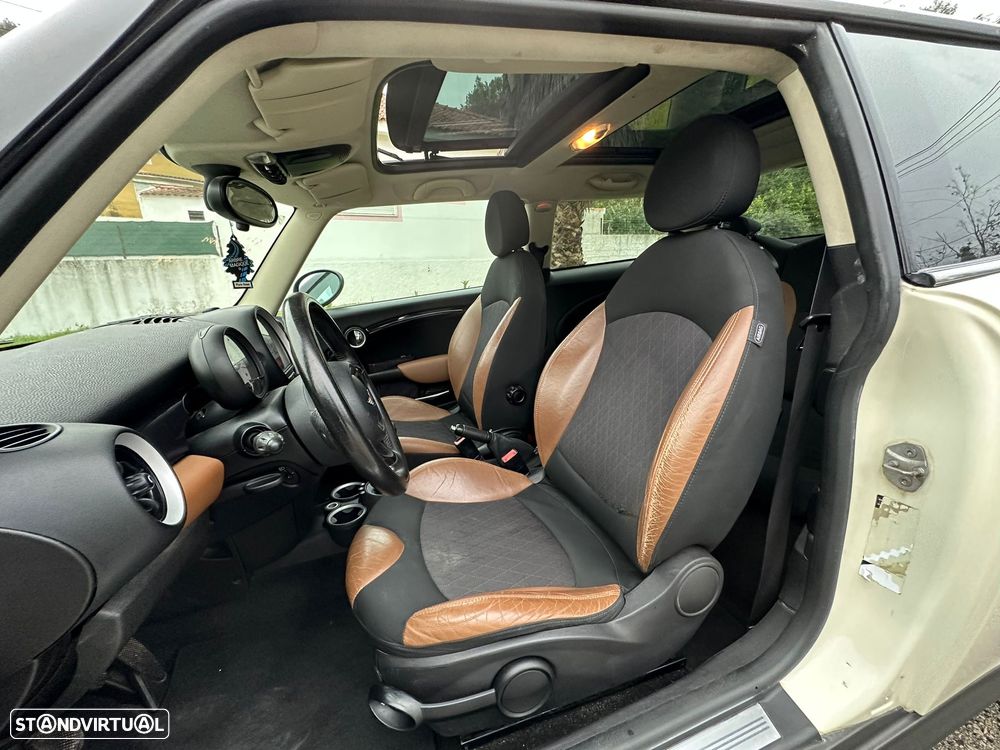 MINI 3 Portas Cooper D - 16