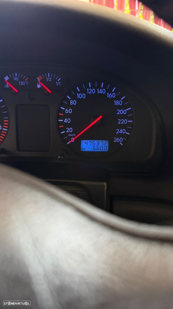 VW Passat Variant 1.9 TDi Confortline - 3